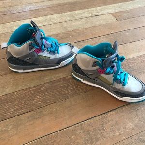 Boys Nike Jordan’s size y4.5